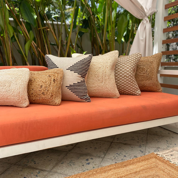 Outdoor Pillows & Linens