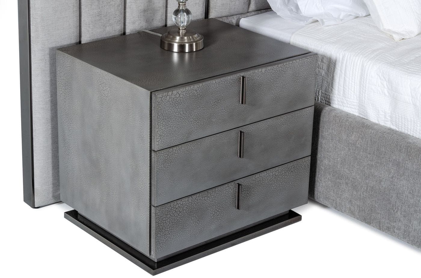 Queen Modrest Buckley - Modern Grey & Black Stainless Steel Bed w/ Nightstands