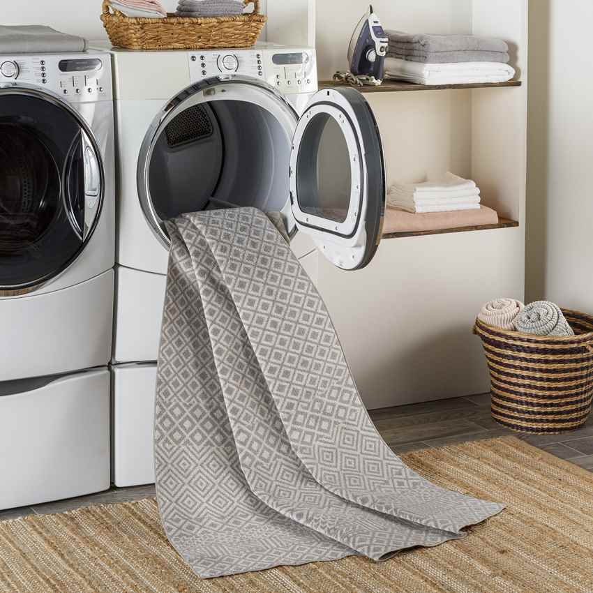 Waynetown Global Washable Rug, Gray