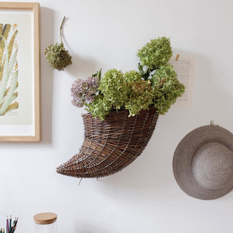 Horn Shape Willow Hanging Basket Planter