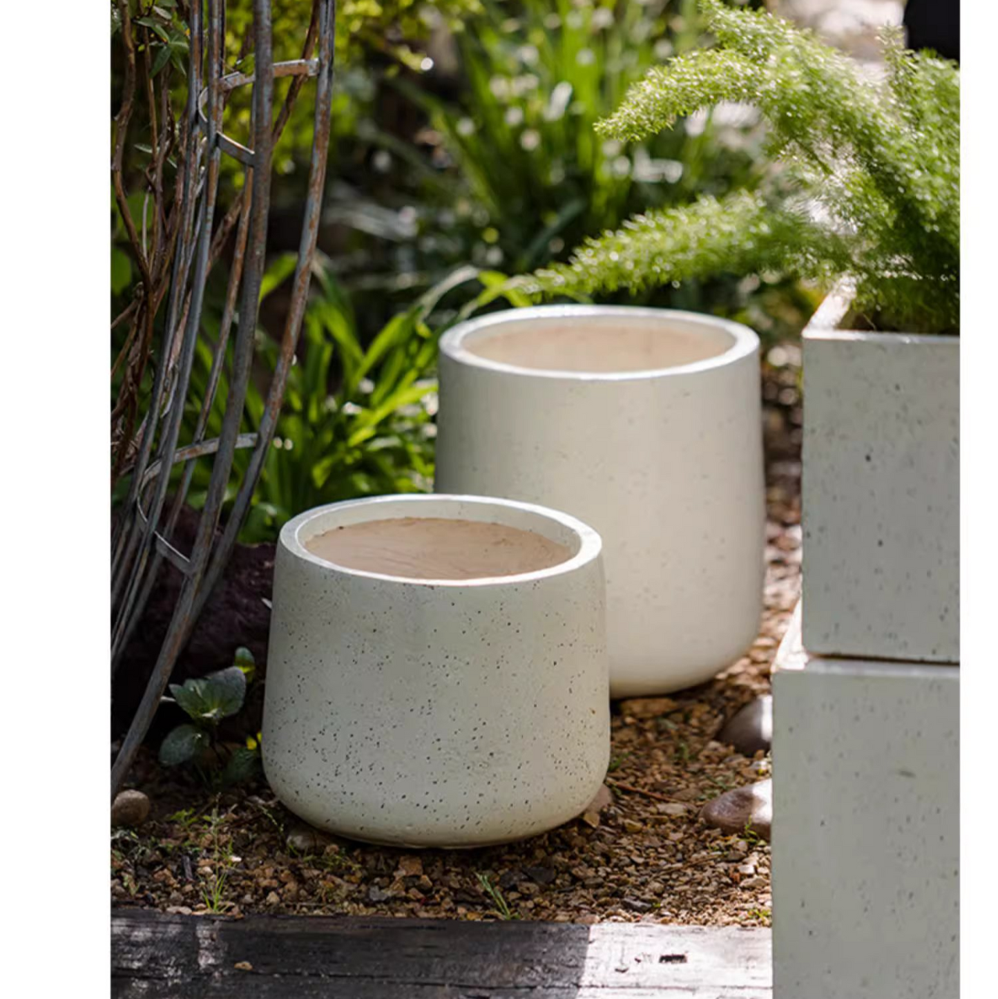 Modern White Planter Round