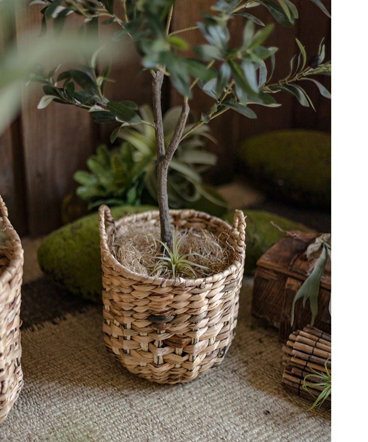 Natural Straw Round Basket with Handles