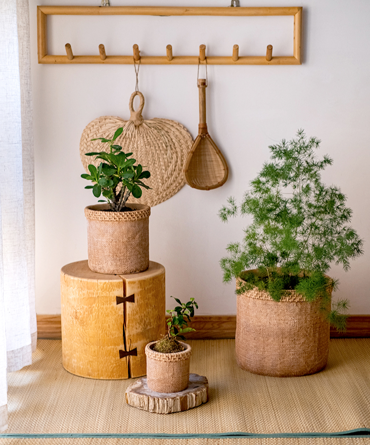 Straw Looking Concrete Planter