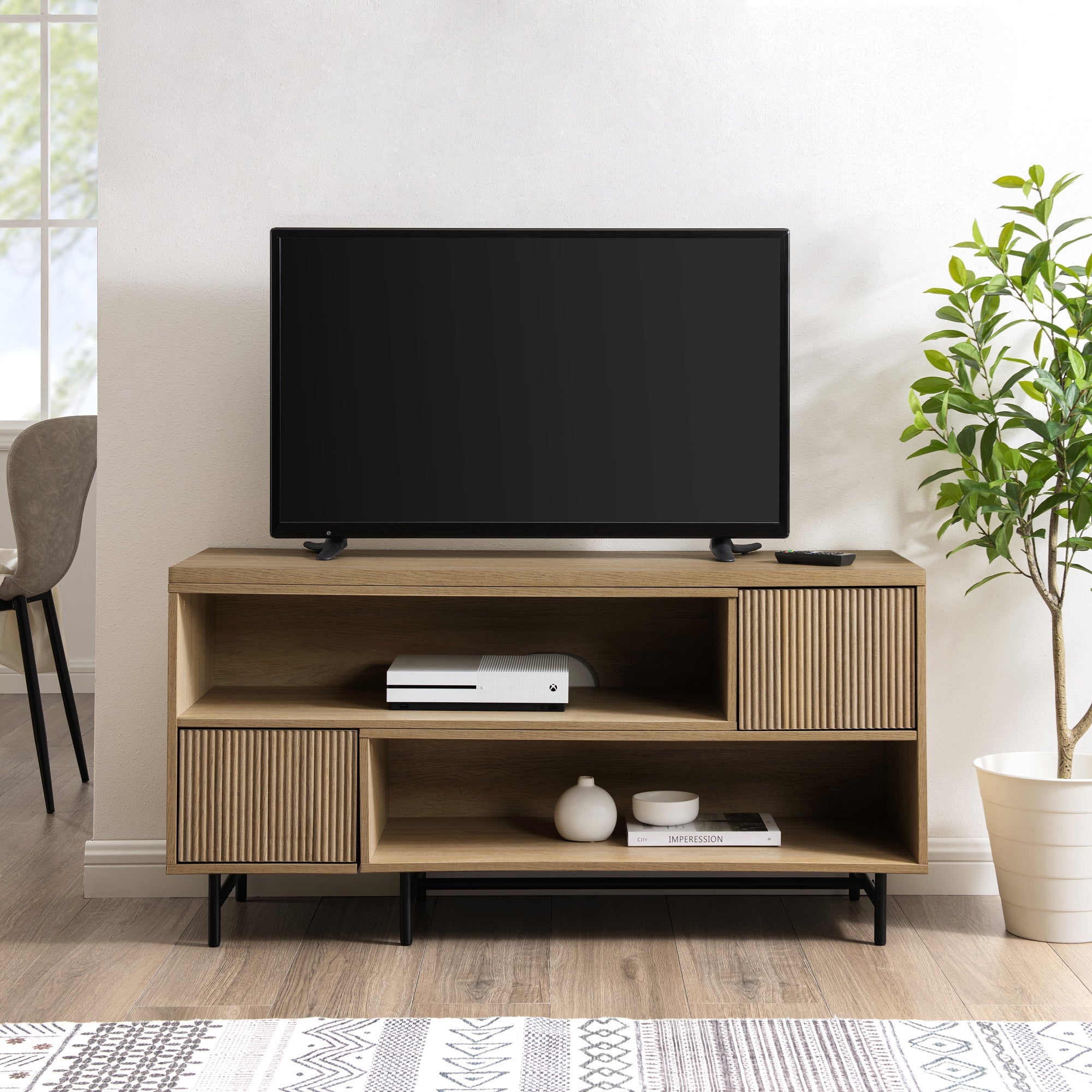 Reema Scandinavian Expandable TV Stand