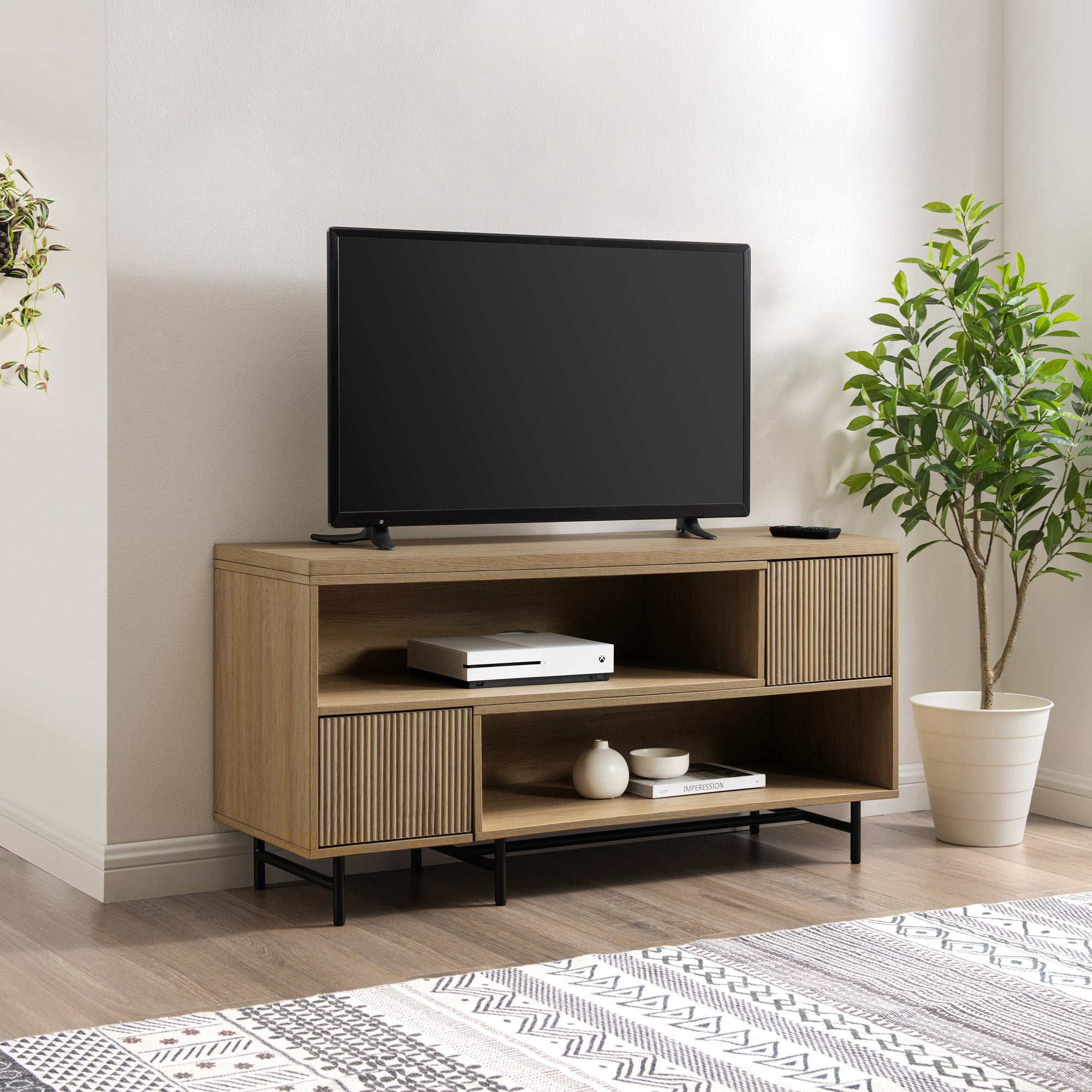 Reema Scandinavian Expandable TV Stand