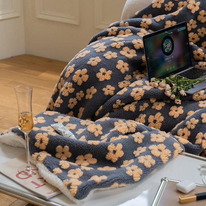 Retro Flower Plush Blanket