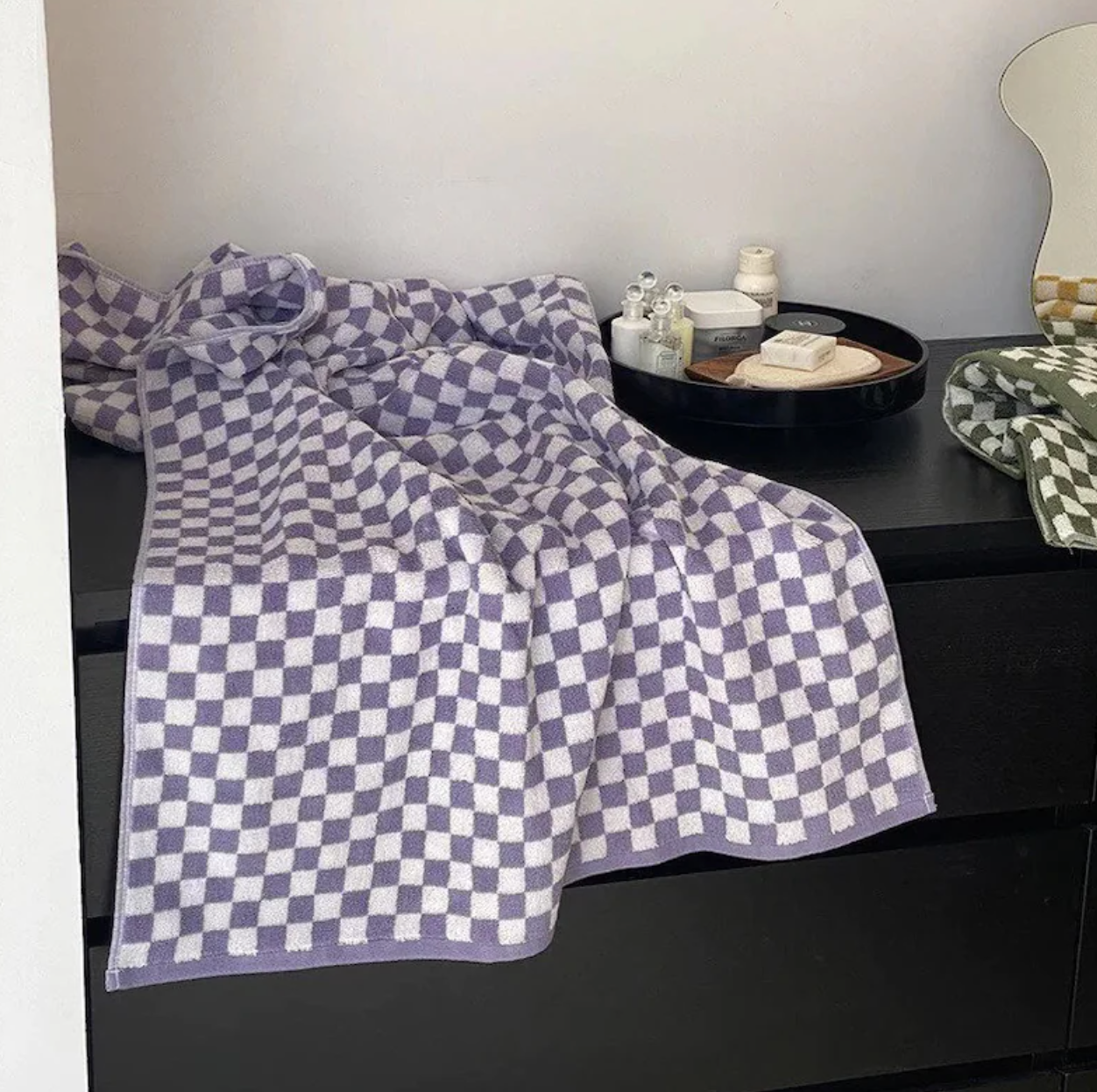 Retro Checkerboard Bath Towels