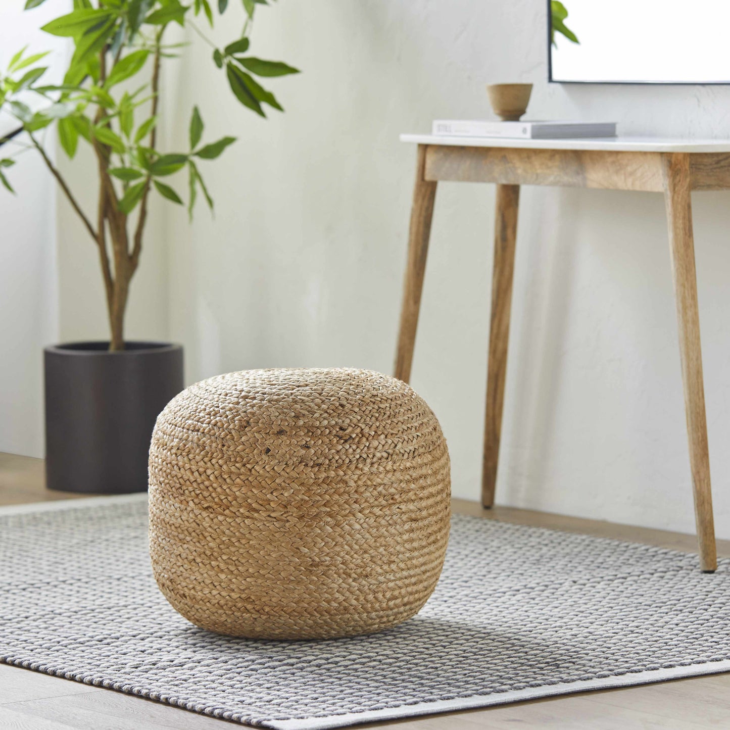 Kaumakani Jute Pouf