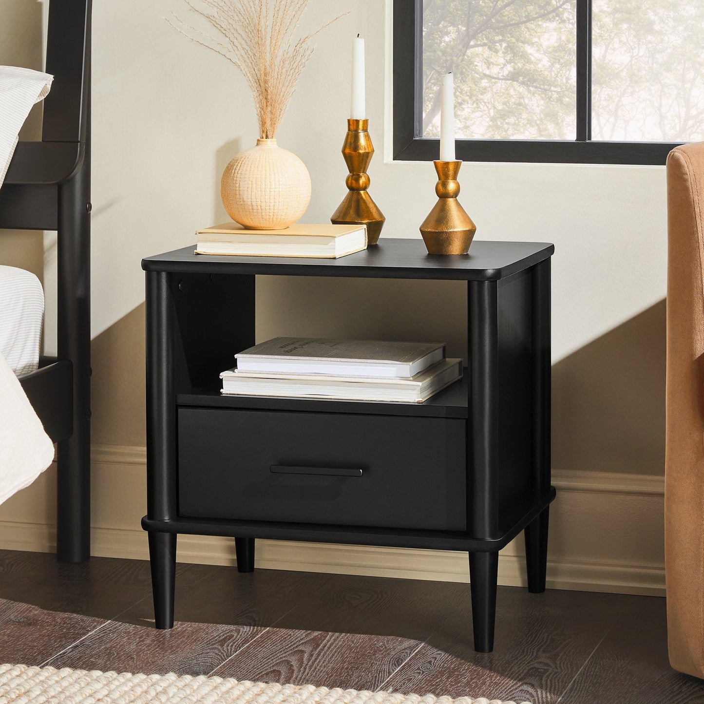 Spindle Transitional 1-Drawer Nightstand