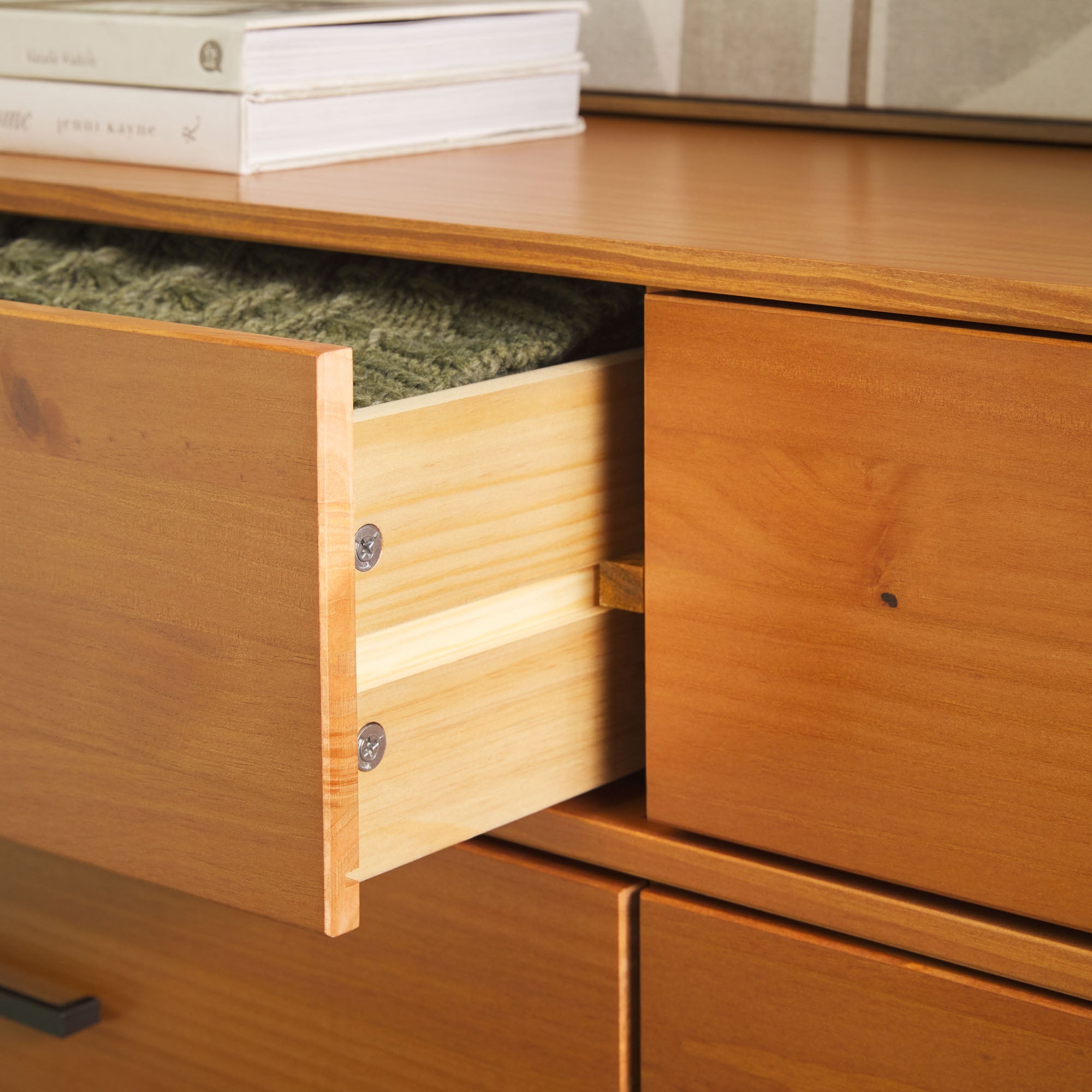 6-Drawer Modern Solid Wood Dresser with Metal Handles