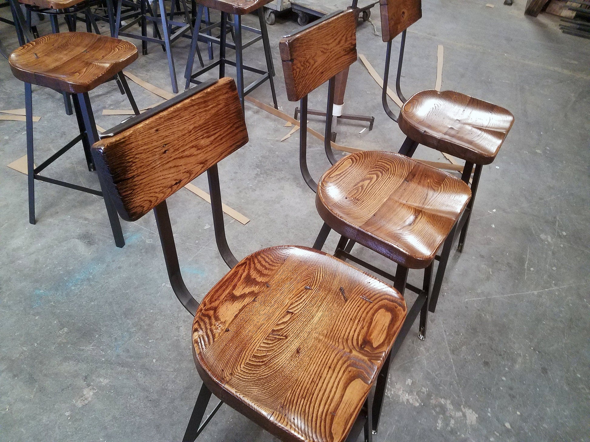 Farmhouse Bar Chairs w/ Scooped Seat (Set of 4)