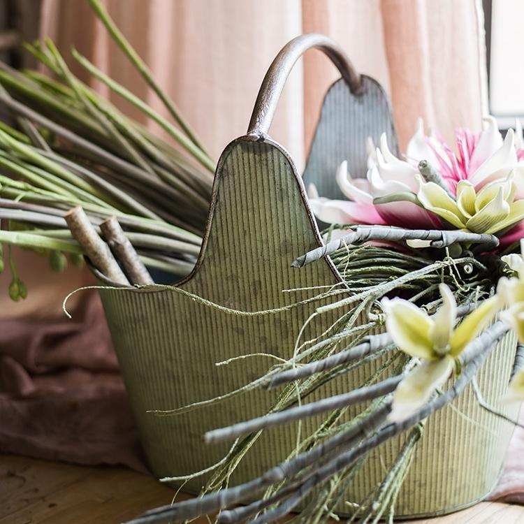 Iron Carry Pot Old Fashion Flower Bucket