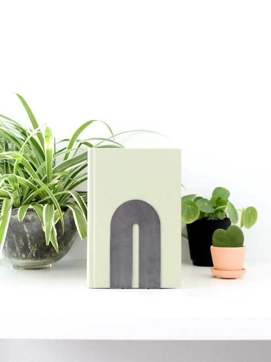 Metal Arch Bookend