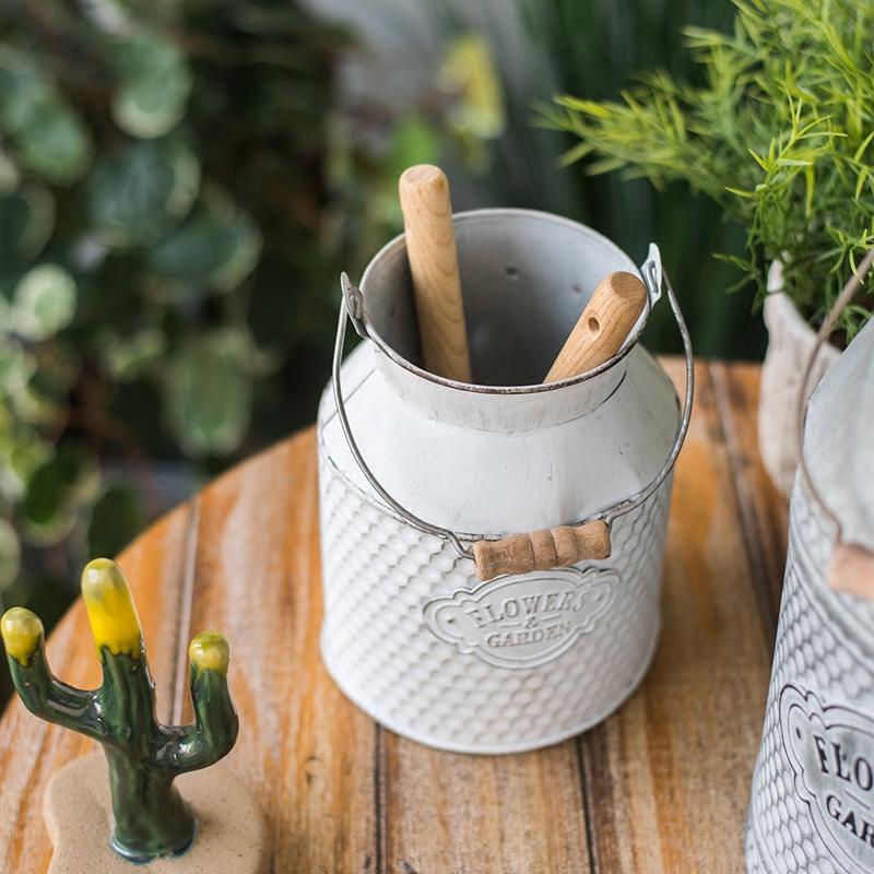 White Small Iron Flower Garden Barrel