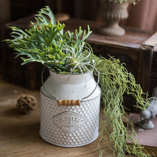 White Small Iron Flower Garden Barrel