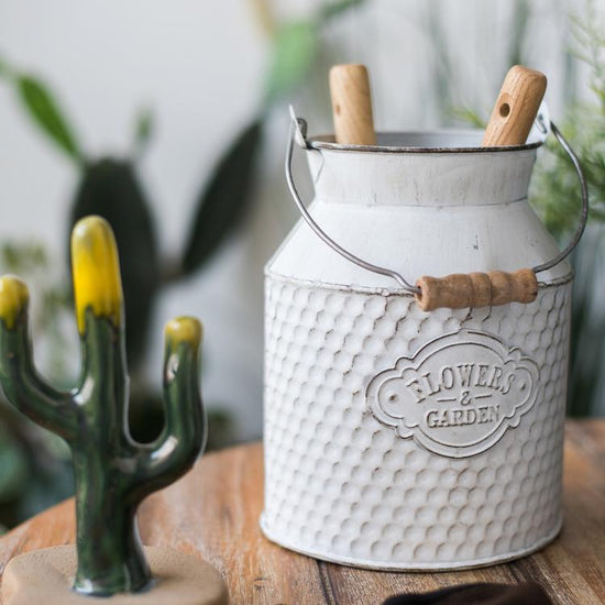 White Small Iron Flower Garden Barrel