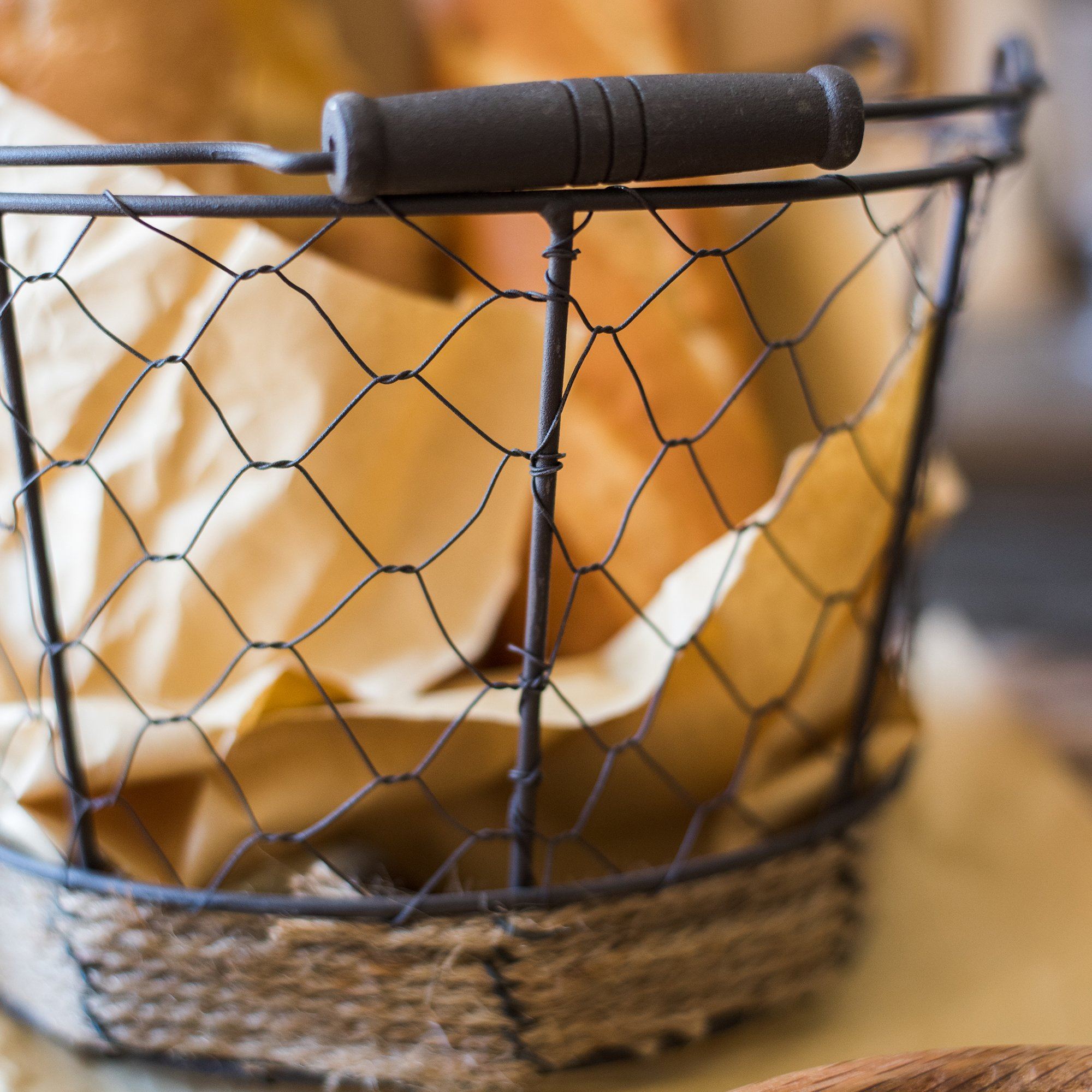 Wire Carry Basket With Hemp Rope Bottom Round